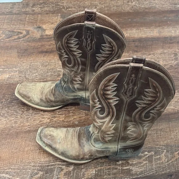 Ariat Brown Western mid calf Boots - Picture 2 of 4